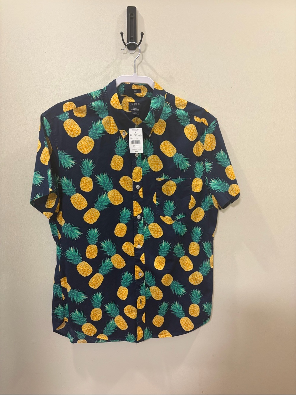 NWT. J. Crew Men's Navy Flex Washed Hawaiian Pineapple  Print Short Sleeve Shirt